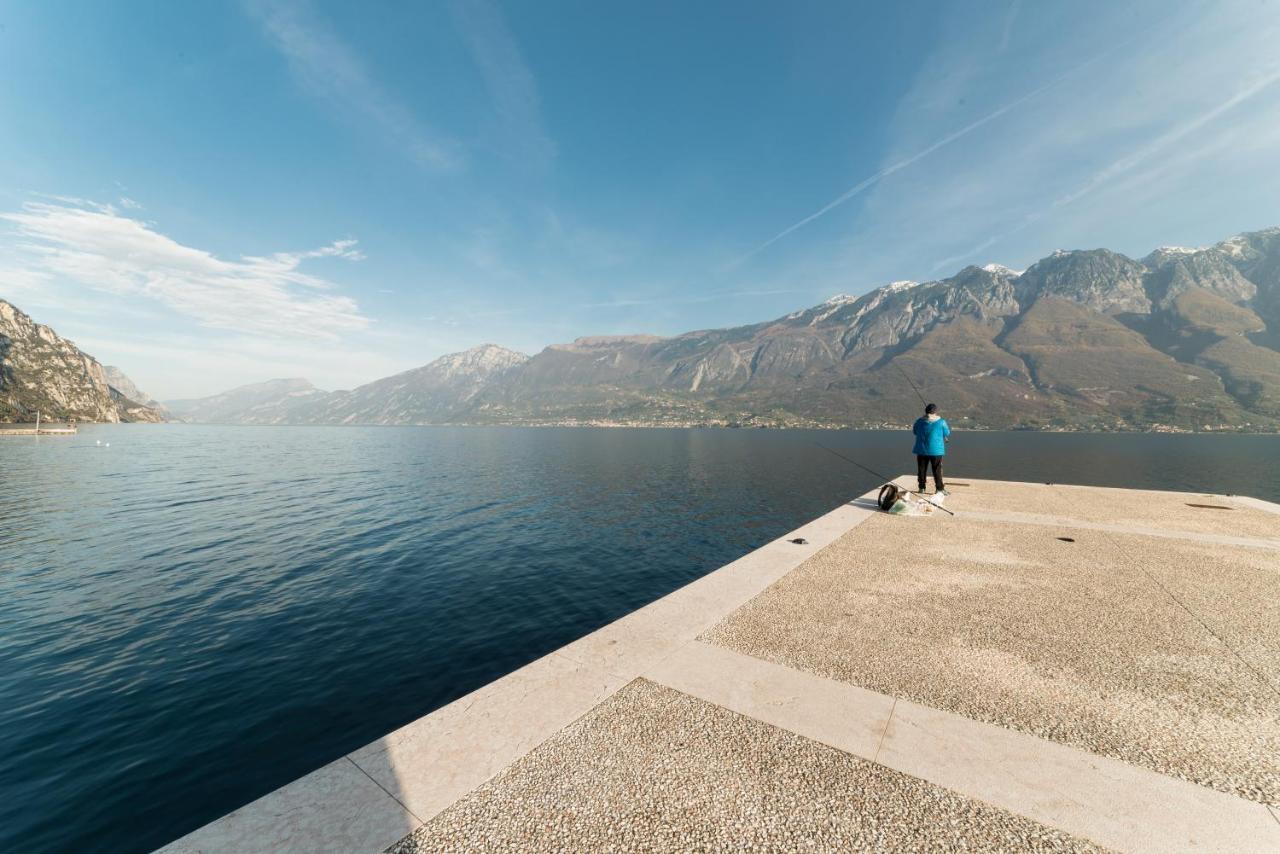 Dv Garda Suite Campione del Garda Buitenkant foto