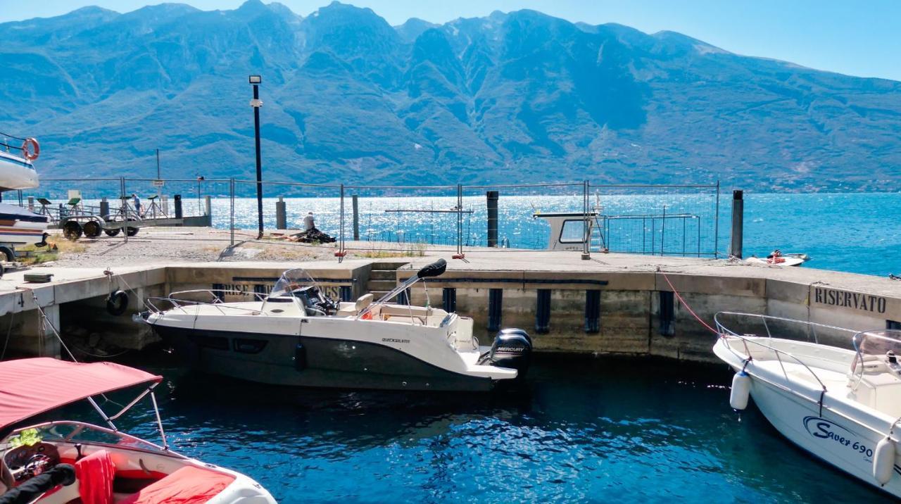 Dv Garda Suite Campione del Garda Buitenkant foto