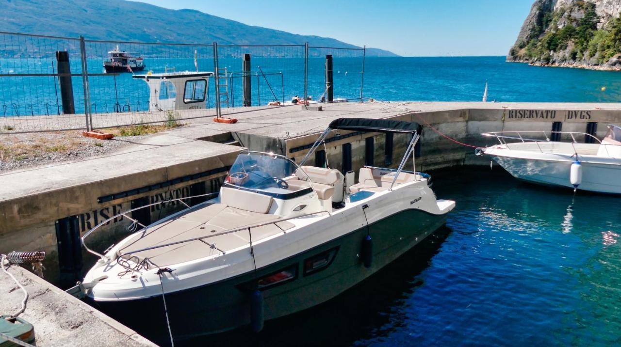 Dv Garda Suite Campione del Garda Buitenkant foto
