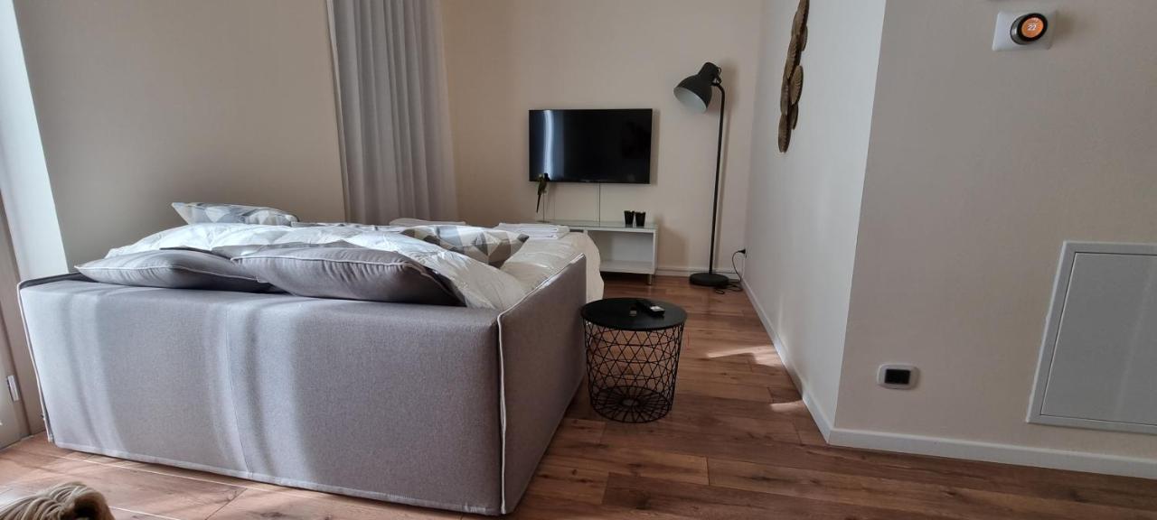 Dv Garda Suite Campione del Garda Buitenkant foto